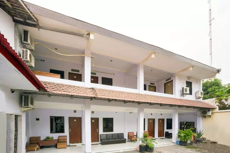 ホテル Oyo 2003 Female Residence