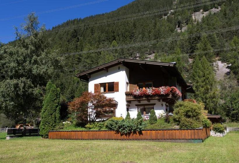 پانسیون Landhaus Zauser