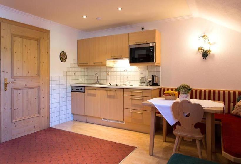 پانسیون Landhaus Zauser