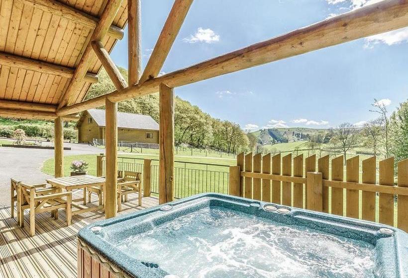 منتجع Blackwell Lodges