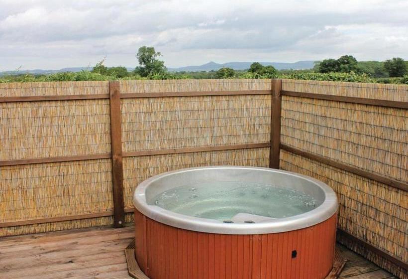 منتجع Blackwell Lodges