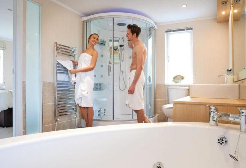 리조트 Kessock Highland Lodges