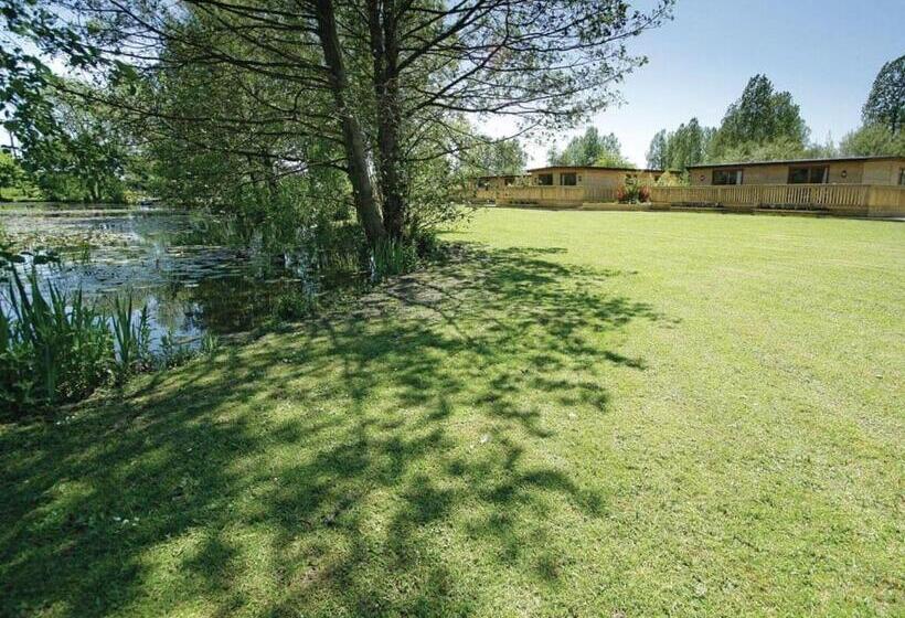 استراحتگاه Pickering Lodges