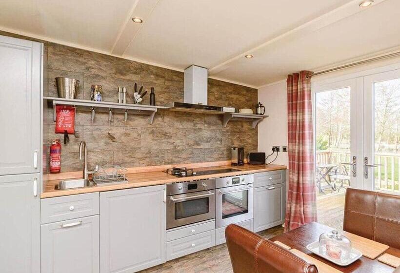 استراحتگاه Pickering Lodges