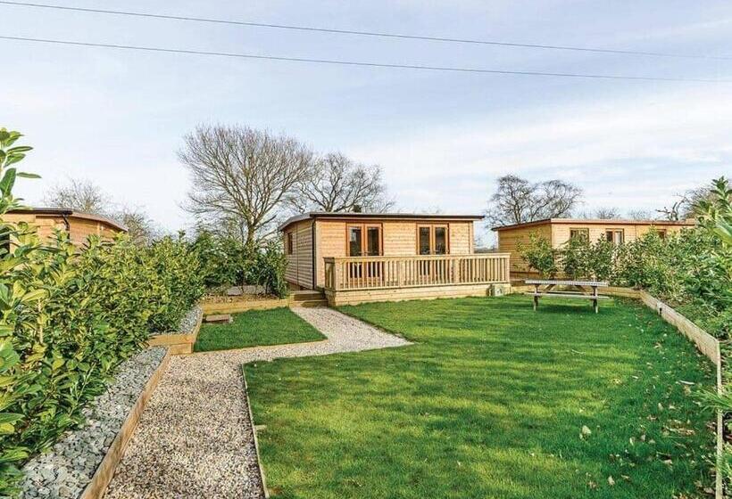 استراحتگاه Pickering Lodges