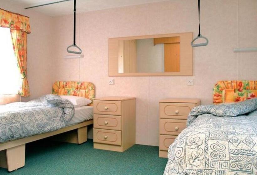 אתר נופש Riverside Holidays