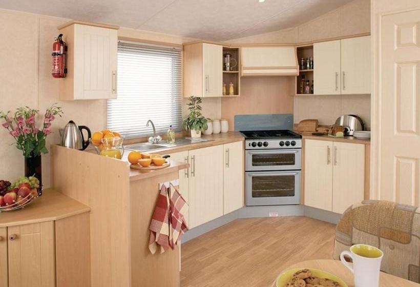 אתר נופש Riverside Holidays