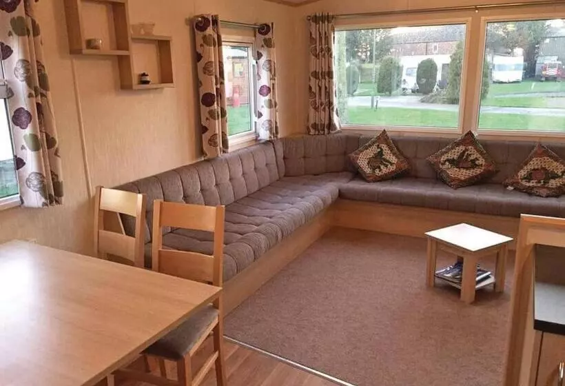 Lomakeskus Tollerton Holiday Park