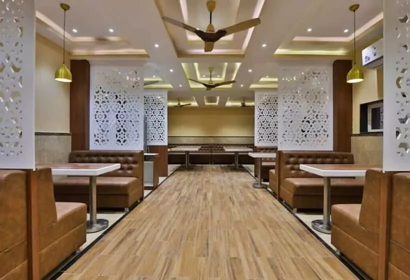 Hotelli Centre Point