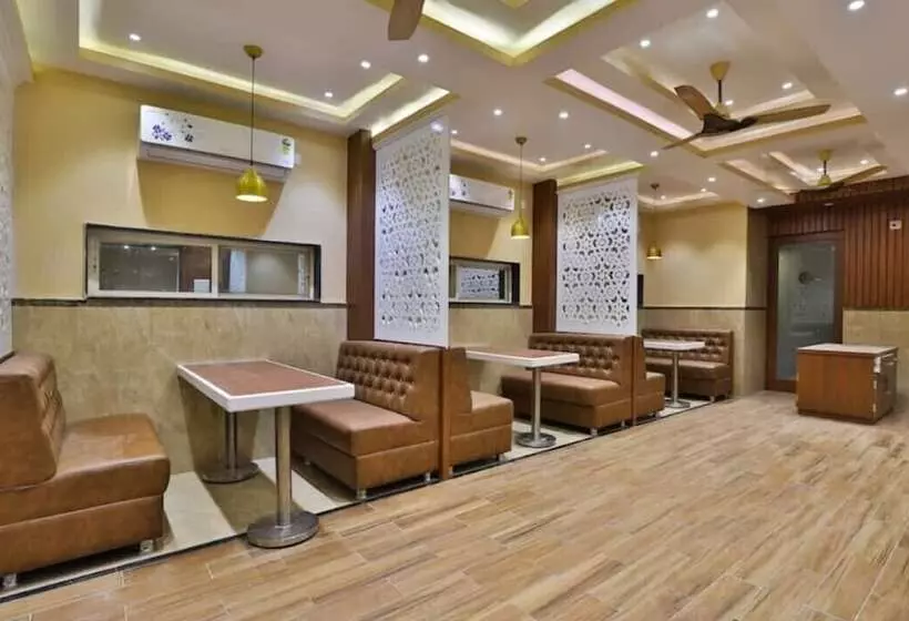 Hotelli Centre Point