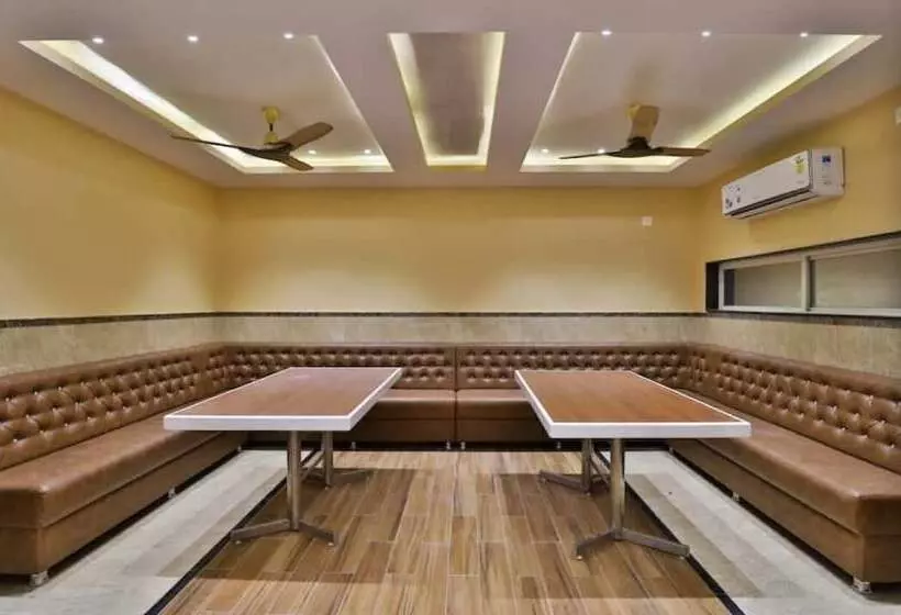 Hotelli Centre Point