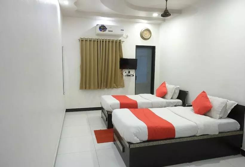 Hotelli Centre Point