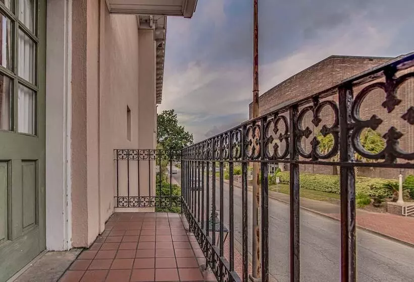 Отель Malaga Inn