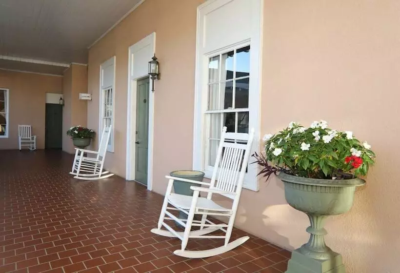 Отель Malaga Inn