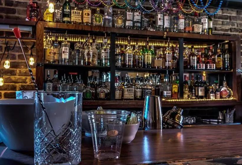 Отель Malaga Inn