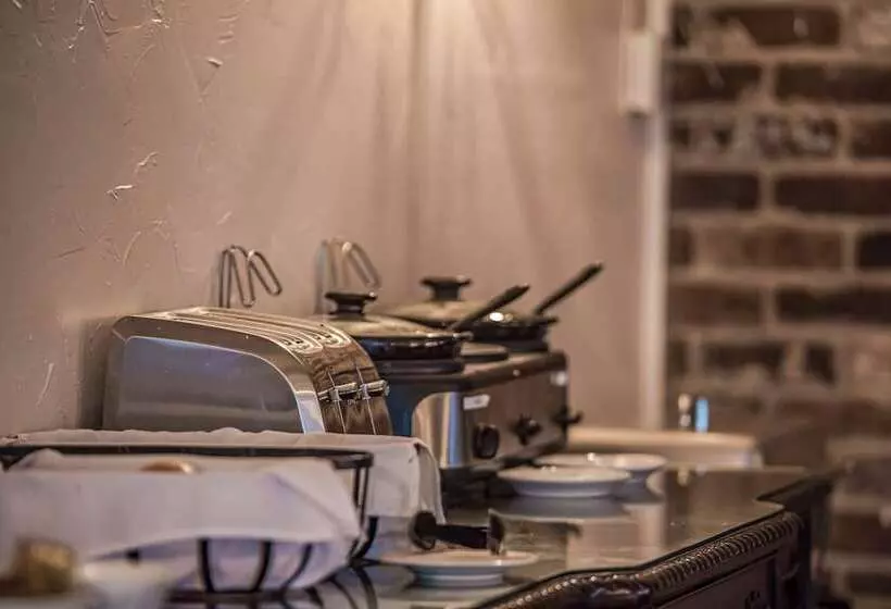 Отель Malaga Inn