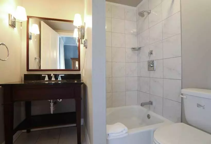 Отель Malaga Inn