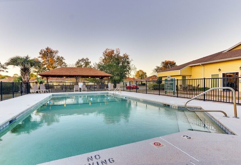 Отель Mariners Suites Kingsland