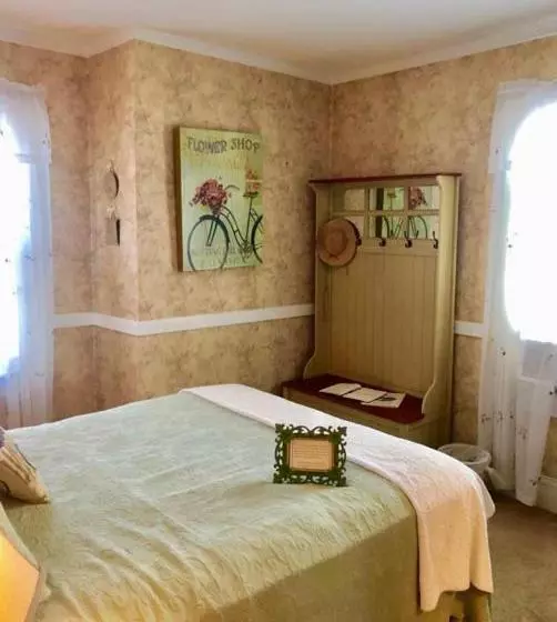 هتل Miss Molly's Inn