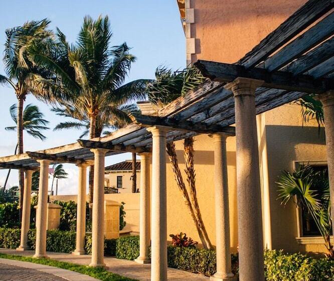 Hotelli Opal Grand Oceanfront Resort & Spa