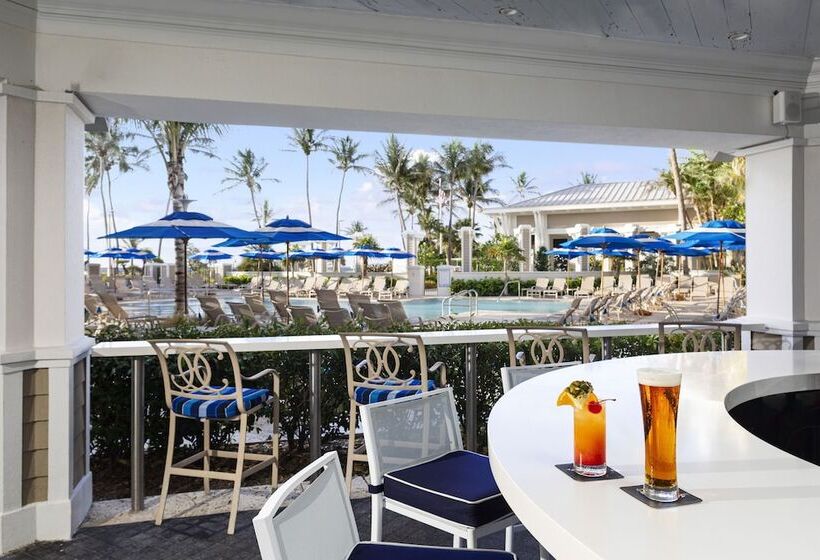 Hotelli Opal Grand Oceanfront Resort & Spa