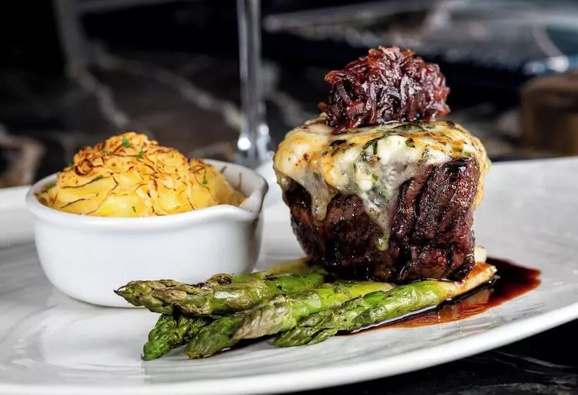 酒店 Opal Grand Oceanfront Resort & Spa