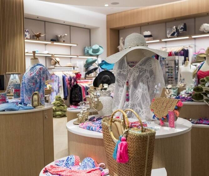 Hotelli Opal Grand Oceanfront Resort & Spa