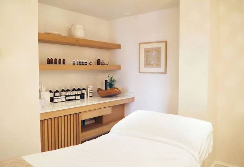 Hotelli Opal Grand Oceanfront Resort & Spa