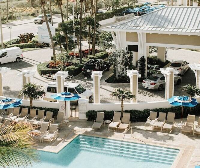 Hotelli Opal Grand Oceanfront Resort & Spa