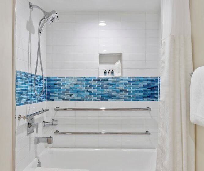 Hotelli Opal Grand Oceanfront Resort & Spa