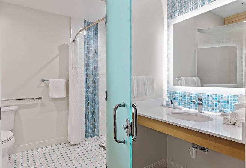 Hotelli Opal Grand Oceanfront Resort & Spa