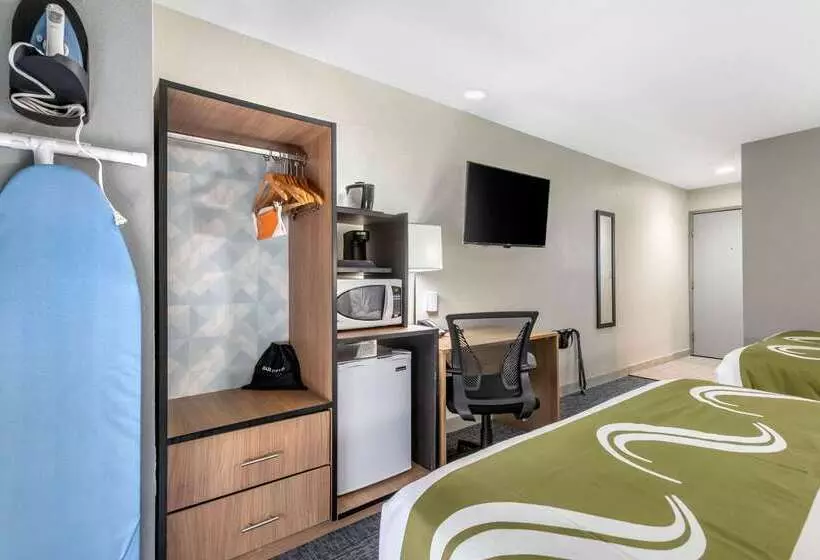 Hotelli Quality Inn Downtown  Near Market Square