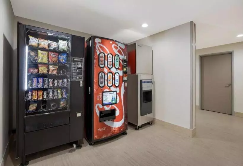 בית מלון כפרי Red Roof Inn Sulphur