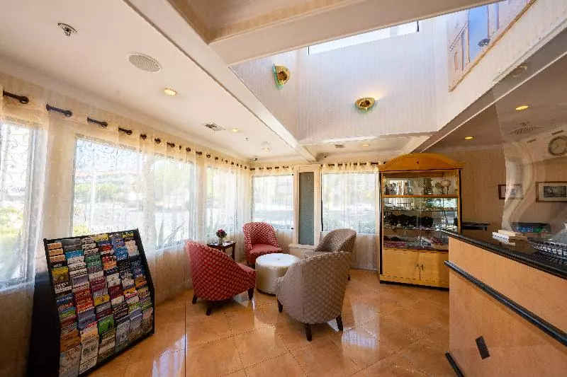 Отель The Millwood