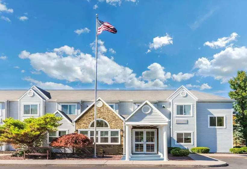 Microtel By Wyndham Victor