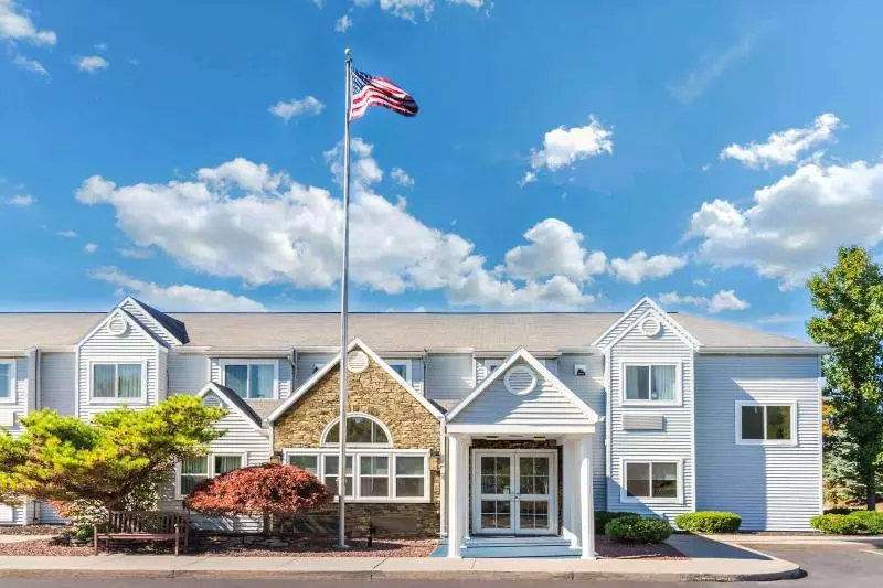 Microtel By Wyndham Victor