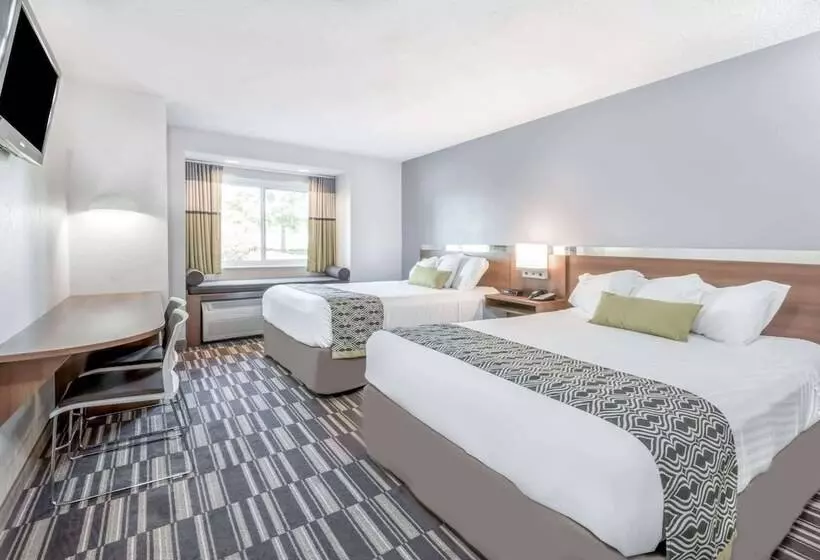 Microtel By Wyndham Victor