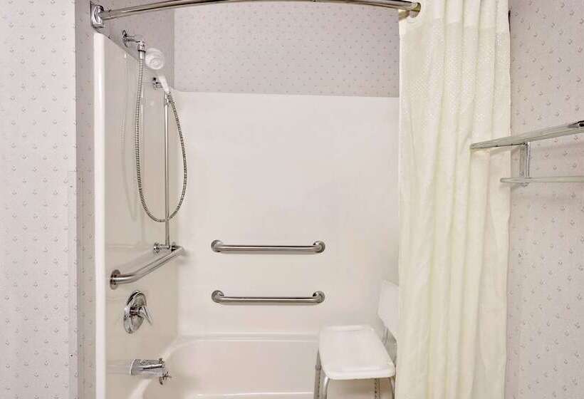 Microtel Inn & Suites By Wyndham Madison East