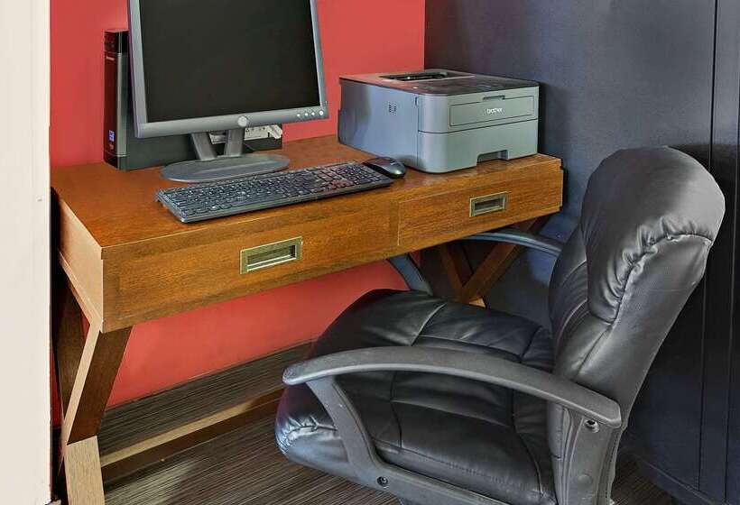 Microtel Inn & Suites By Wyndham Madison East