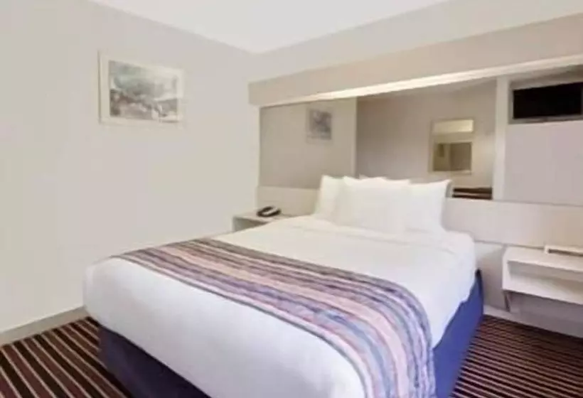 Microtel Inn & Suites By Wyndham Madison East