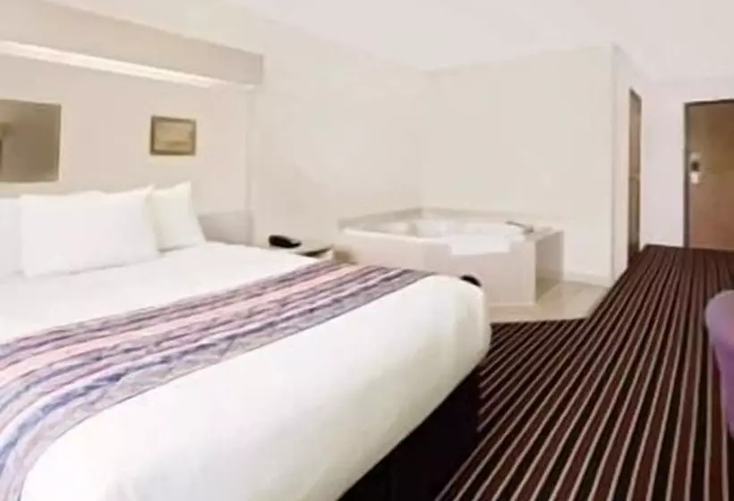 Microtel Inn & Suites By Wyndham Madison East