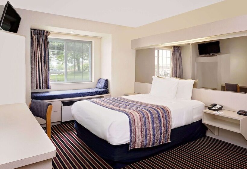 Microtel Inn & Suites By Wyndham Madison East