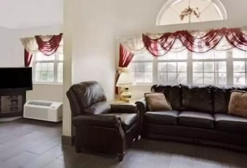 Microtel Inn & Suites By Wyndham Madison East