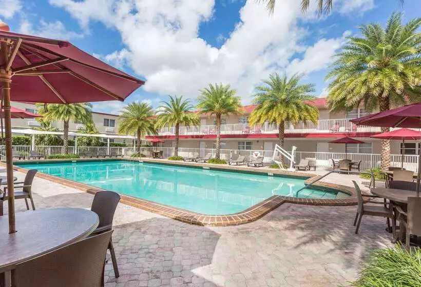 Ramada By Wyndham Miami Springs/miami International Airport
