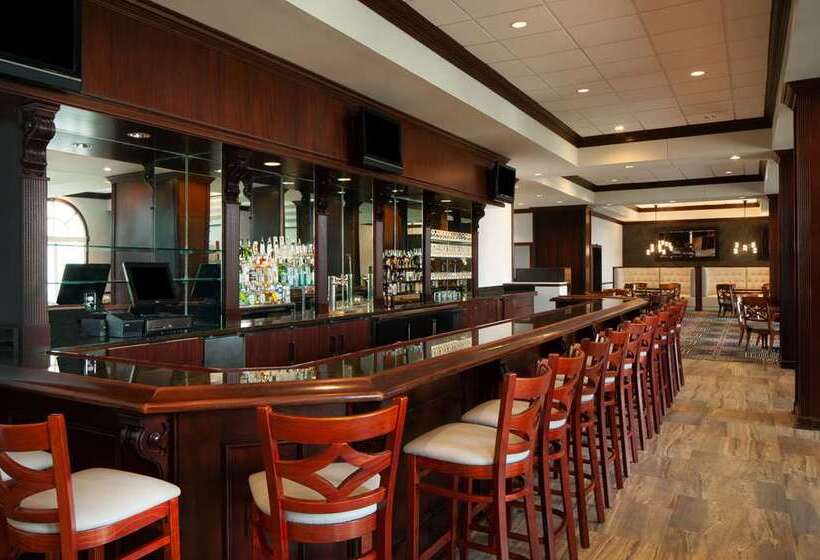 استراحتگاه Hilton Atlanta/marietta Hotel & Conference Center