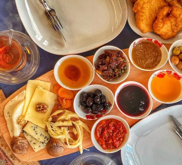 هتل Eolya Konuk Evi