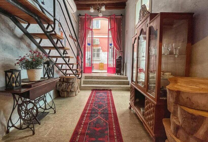 هتل Eolya Konuk Evi