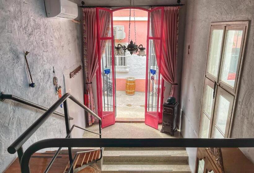 هتل Eolya Konuk Evi