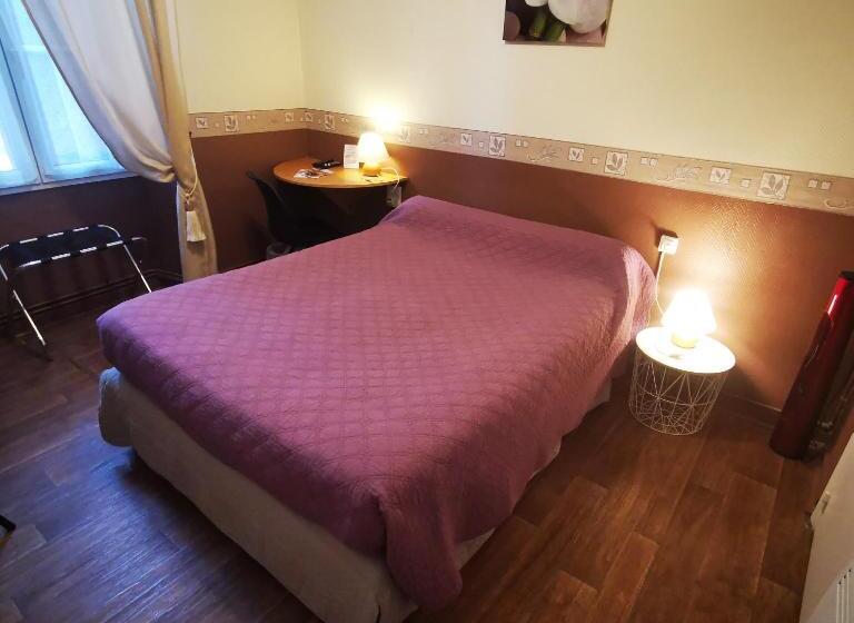 בית מלון כפרי Logis Hôtel & Restaurant Le Saint Savinien