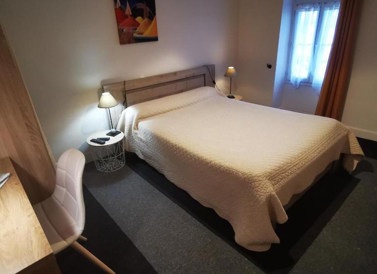 בית מלון כפרי Logis Hôtel & Restaurant Le Saint Savinien